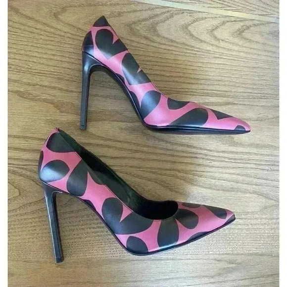 Saint Laurent YSL Pumps Big Heart Paris Pointed Toe Stiletto Leather Heels 37 7 - Picture 3 of 10